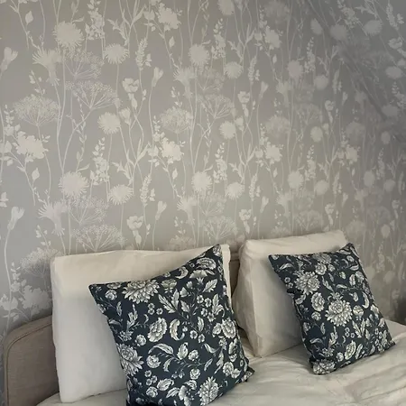 Agnes Little Corner *